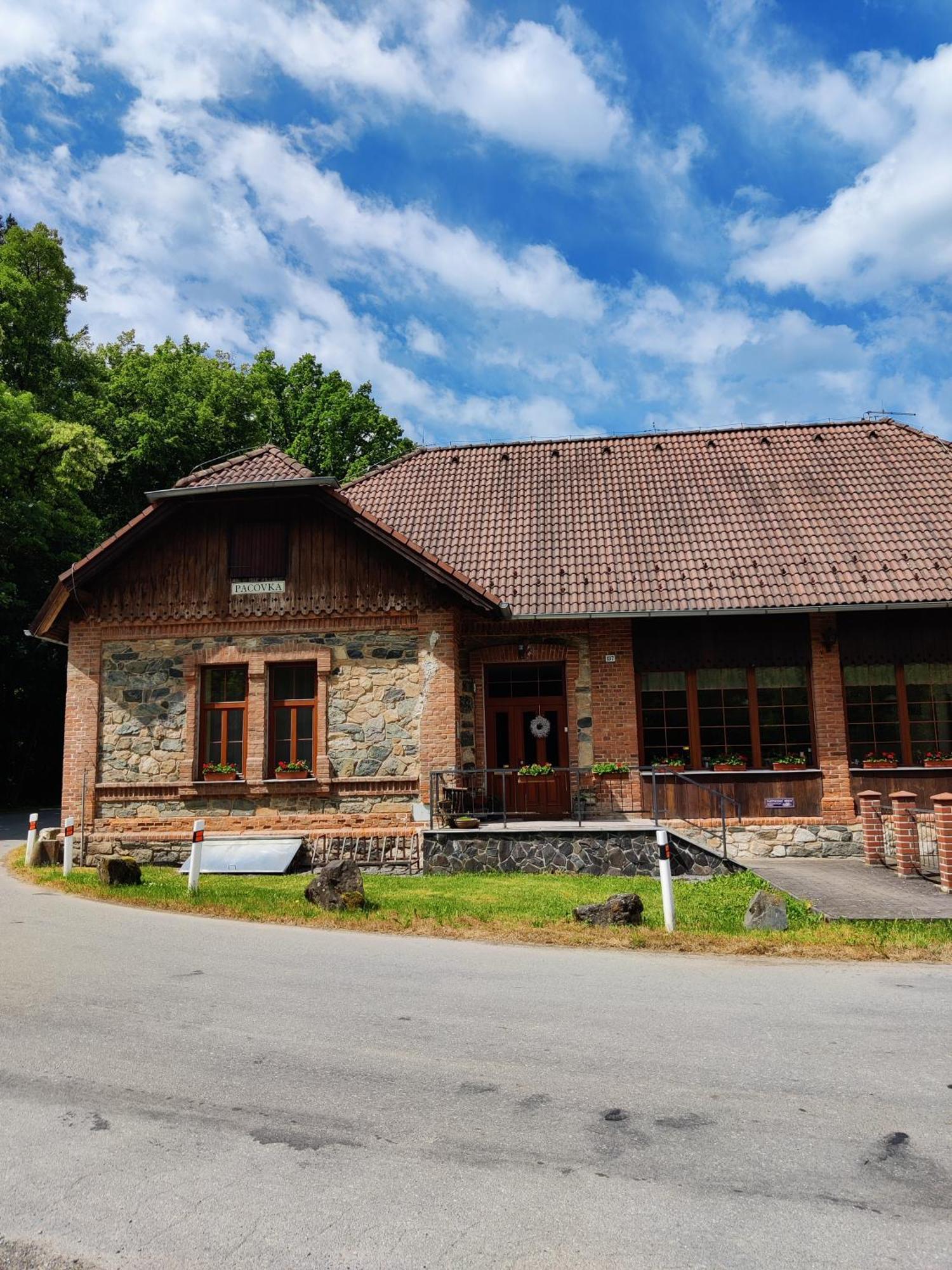 Hotel Penzion Pacovka Chynov Exteriér fotografie